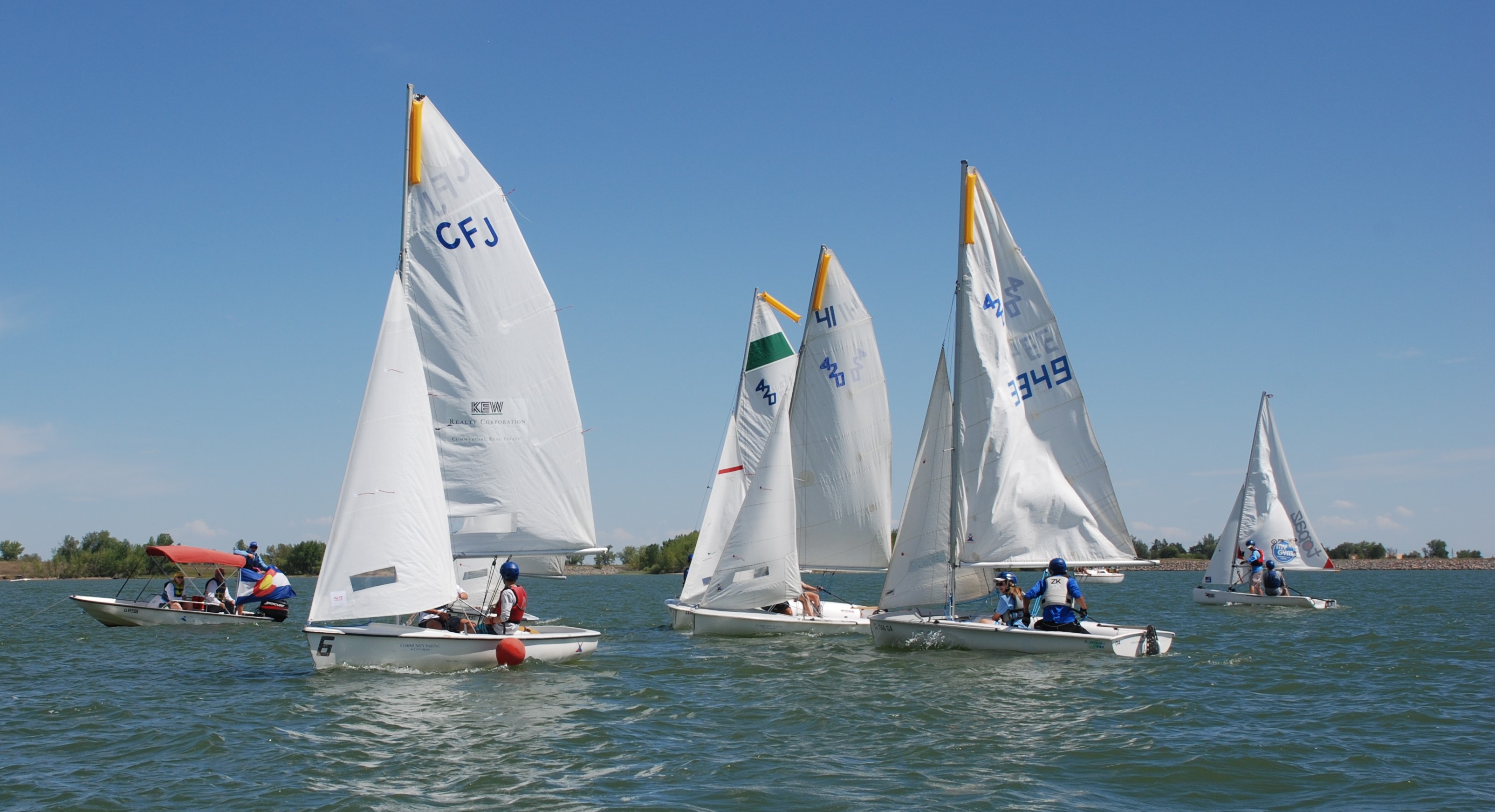 youth sailboat racing